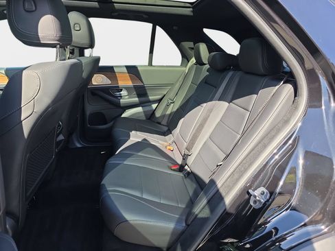 Used 2025 Mercedes-Benz GLE 350 4MATIC image 17