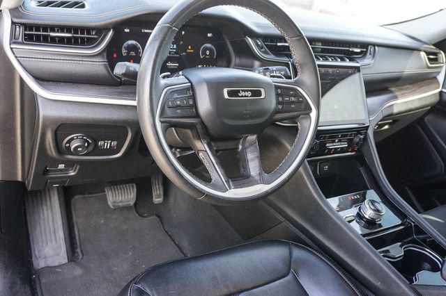 Used 2023 Jeep Grand Cherokee Limited AWD/4WD image 13