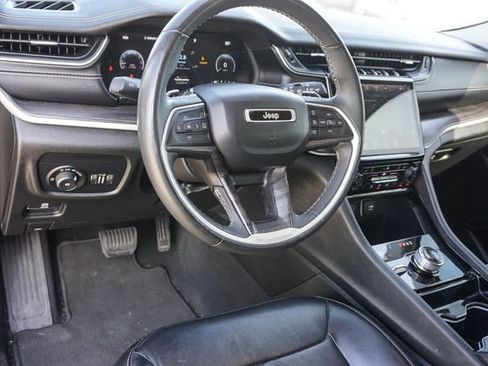 Used 2023 Jeep Grand Cherokee Limited AWD/4WD image 13