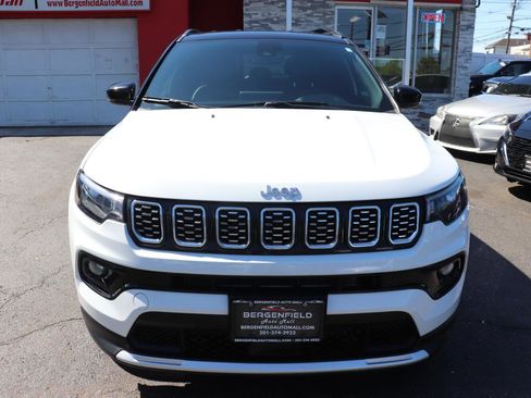 Used 2024 Jeep Compass Limited AWD/4WD image 8