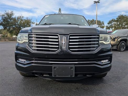 Used 2015 Lincoln Navigator 4WD image 9