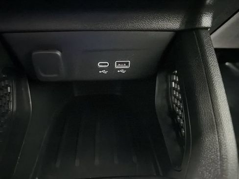 Certified 2025 Chevrolet TrailBlazer LT AWD/4WD image 24
