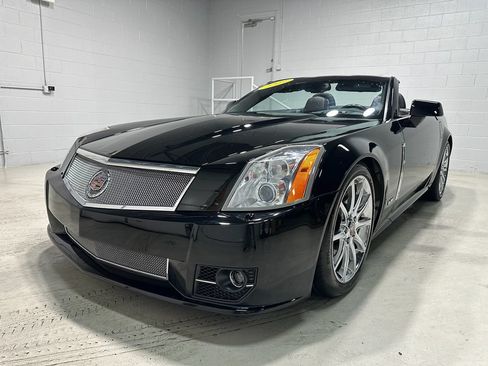 Used 2009 Cadillac XLR V RWD image 21