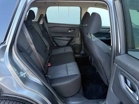 Used 2025 Nissan Rogue SV FWD image 12