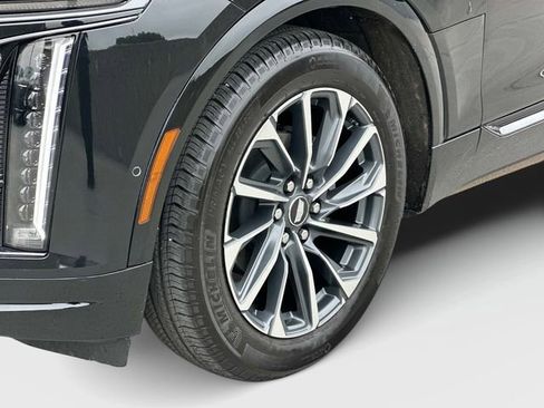 Used 2025 Cadillac Lyriq Sport w/ LPO, Floor Liner Package AWD/4WD image 29