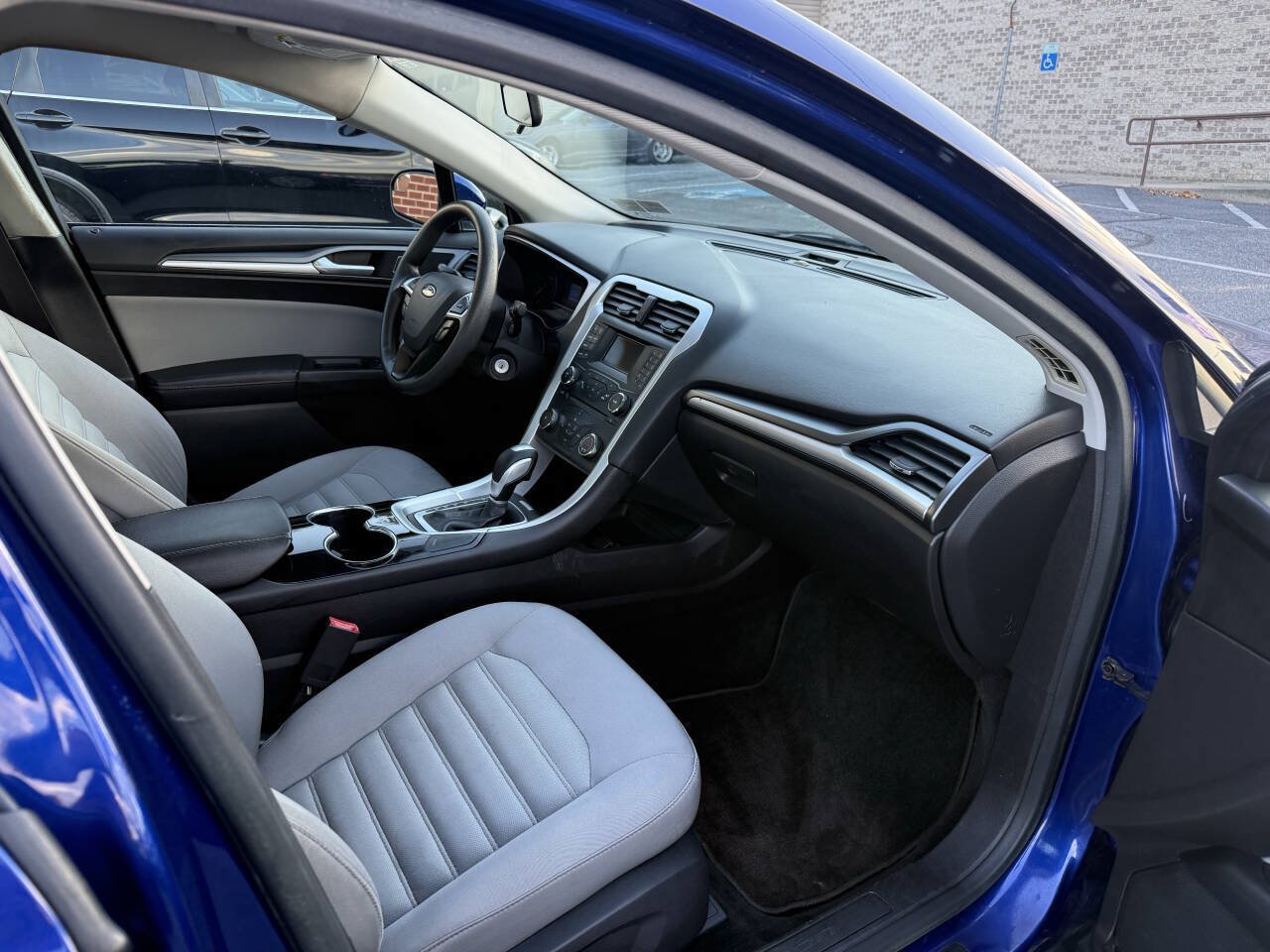Used 2014 Ford Fusion S FWD image 19