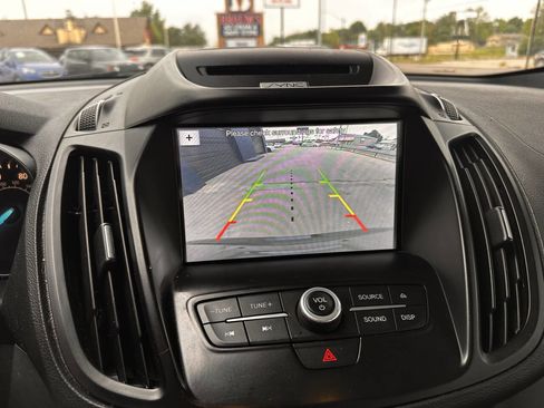 Used 2018 Ford Escape SE w/ SE Sync 3 Package FWD image 10