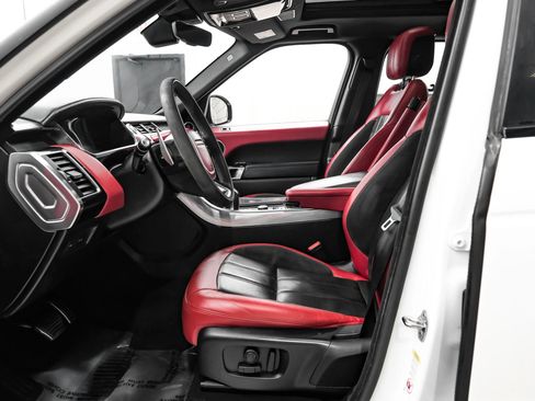 Used 2019 Land Rover Range Rover Sport HST image 13