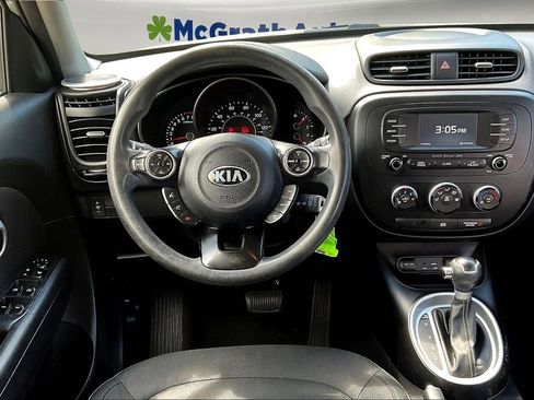 Used 2016 Kia Soul + image 9