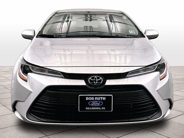 Used 2023 Toyota Corolla LE FWD image 3