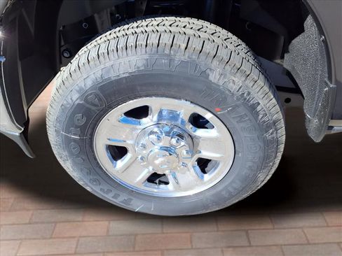 New 2026 RAM 2500 Tradesman AWD/4WD image 25