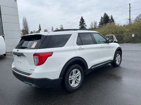 Used 2024 Ford Explorer XLT w/ Equipment Group 202A AWD/4WD image 39