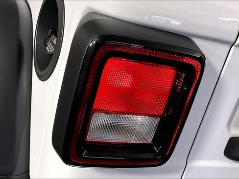 Used 2024 Jeep Wrangler Unlimited Sport AWD/4WD image 27