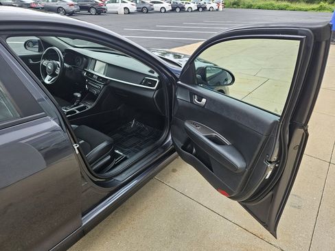 Used 2019 Kia Optima S image 13