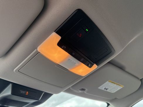 Used 2024 Nissan Rogue SV image 28