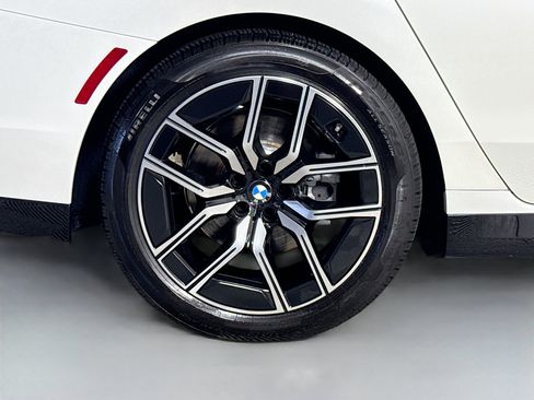 Used 2025 BMW 740i RWD image 33