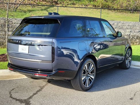 New 2026 Land Rover Range Rover SE image 2
