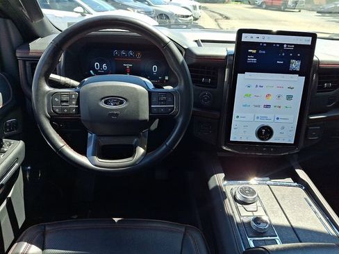 Used 2024 Ford Expedition Limited AWD/4WD image 12