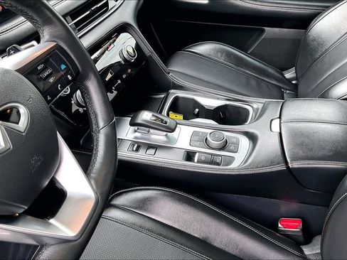 Used 2026 INFINITI QX60 Luxe w/ Family Package FWD image 18