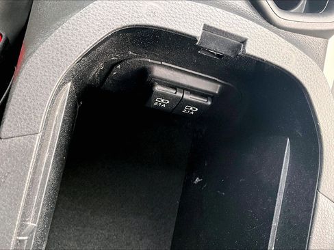 Used 2019 Toyota RAV4 XLE Premium image 32