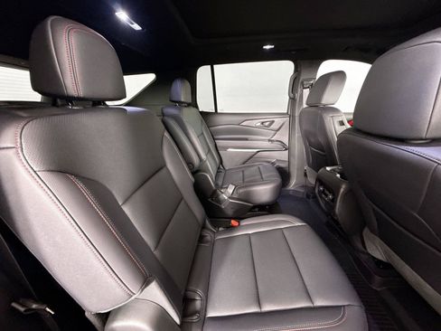 Used 2025 Chevrolet Traverse Z71 w/ Driver Confidence Package AWD/4WD image 40