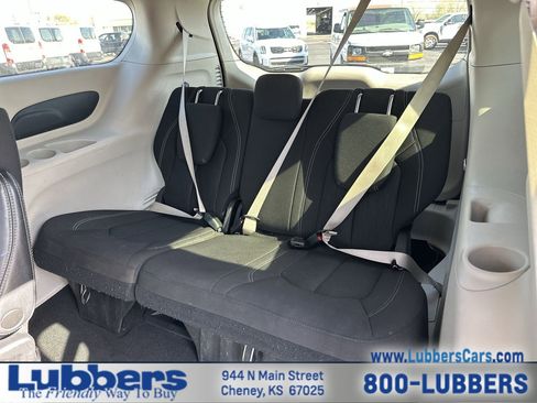 Used 2023 Chrysler Voyager LX image 21