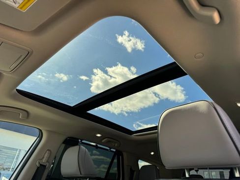 Used 2025 Honda Pilot Elite image 14