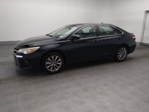 Used 2016 Toyota Camry XLE w/ Moonroof Package image 2