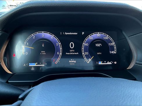 New 2025 Jeep Grand Cherokee Limited w/ Luxury Tech Group II image 18