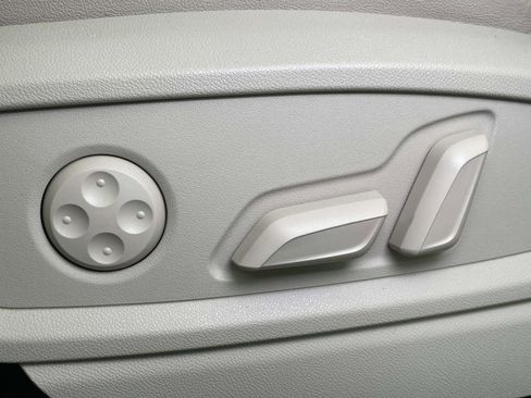 Used 2023 Audi Q5 2.0T Premium Plus w/ Premium Plus Package image 17