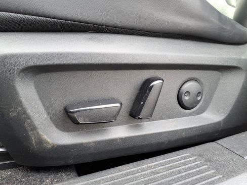 Used 2021 Nissan Rogue SV w/ Premium Package image 5