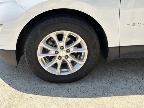 Used 2019 Chevrolet Equinox LS FWD image 5