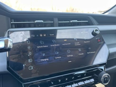 New 2027 Chevrolet Bolt LT w/ Comfort Package FWD image 18