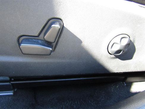 Used 2020 Dodge Charger SXT w/ Blacktop Package image 12