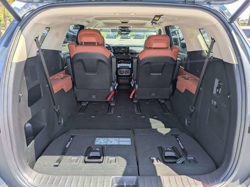 Used 2025 Kia Carnival SX Prestige FWD image 12