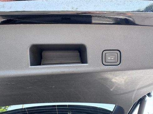 Used 2024 Chevrolet Traverse LT FWD image 41