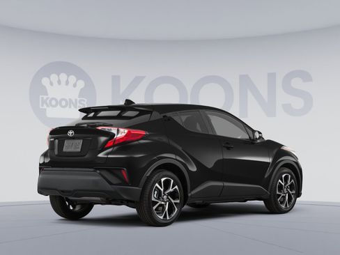 Used 2020 Toyota C-HR XLE FWD image 4