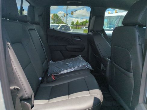 New 2025 Chevrolet Colorado LT w/ LT Convenience Package image 27