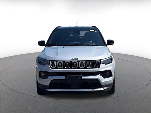 Used 2025 Jeep Compass Limited AWD/4WD image 4