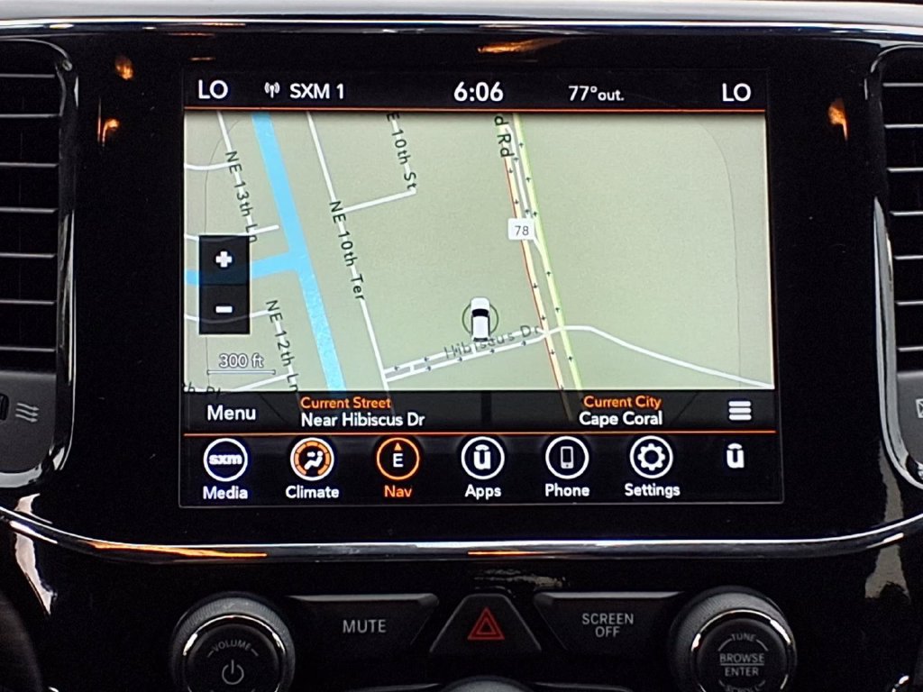 Used 2022 Jeep Grand Cherokee Laredo E RWD image 22