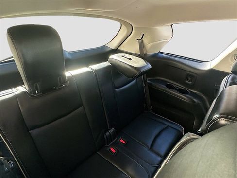 Used 2019 INFINITI QX60 Luxe w/ Essential Package image 29