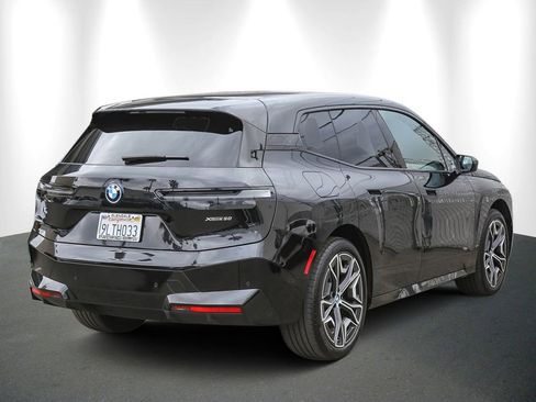 Used 2025 BMW iX xDrive50 w/ Premium Package AWD/4WD image 6