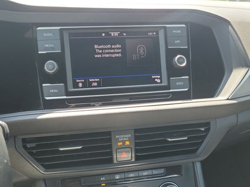 Certified 2023 Volkswagen Jetta Sport FWD image 24