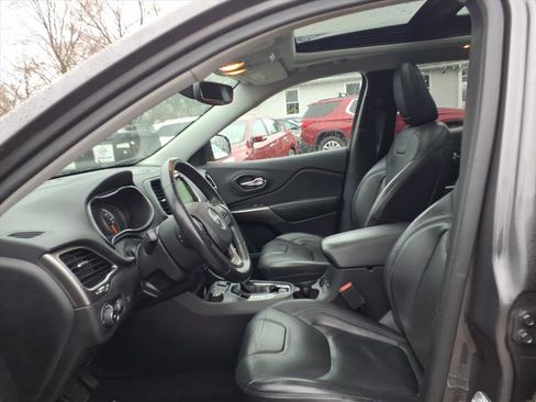 Used 2019 Jeep Cherokee Limited image 21