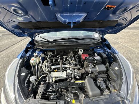 Used 2023 Nissan Kicks SR w/ SR Premium Package FWD image 39