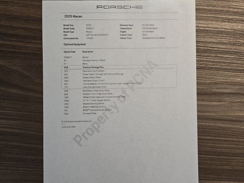 Certified 2025 Porsche Macan image 30