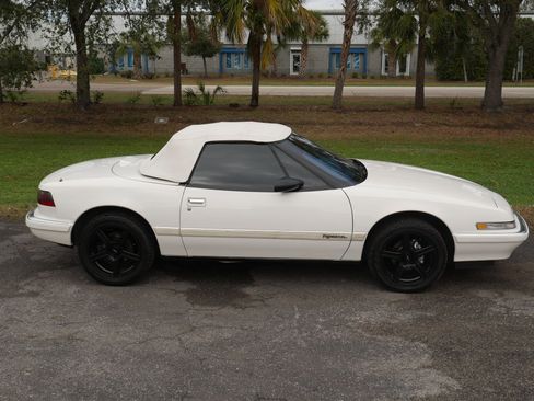 Used 1990 Buick Reatta Convertible image 39