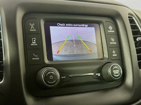 Used 2018 Jeep Compass Latitude w/ Safe & Security Group FWD image 15