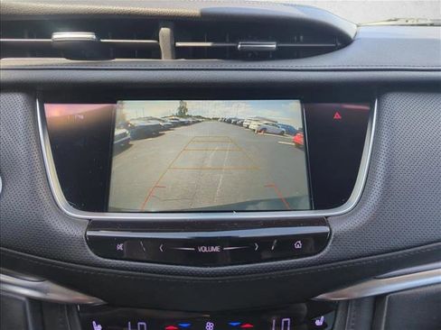 Used 2018 Cadillac XT5 Luxury w/ Driver Awareness Package FWD image 16