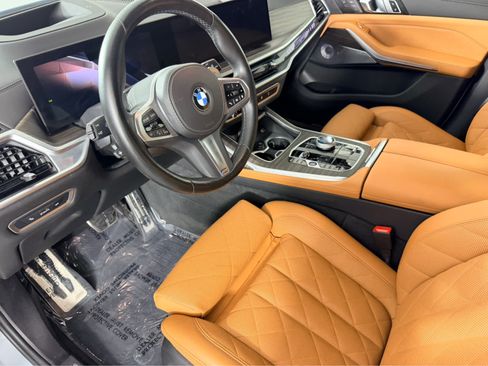 Used 2024 BMW X7 xDrive40i w/ Executive Package AWD/4WD image 12